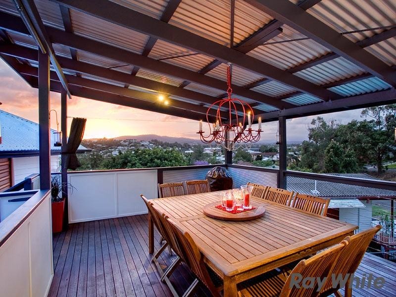 8 Hall Street, Alderley QLD 4051