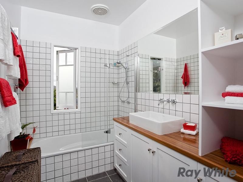 8 Hall Street, Alderley QLD 4051