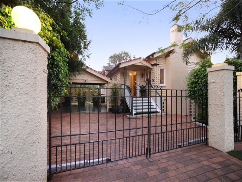 86 Enderley Road, Ascot QLD 4007