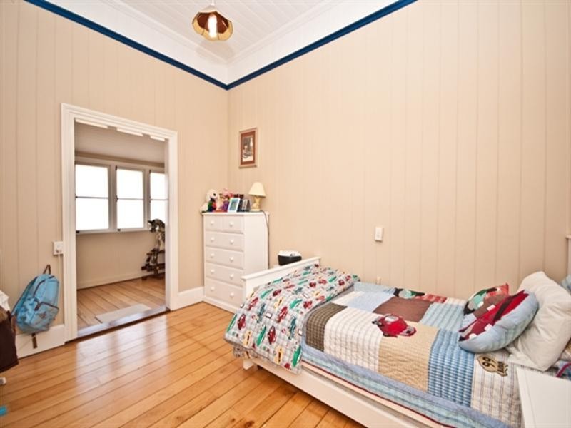 21 Dawn Street, Kedron QLD 4031