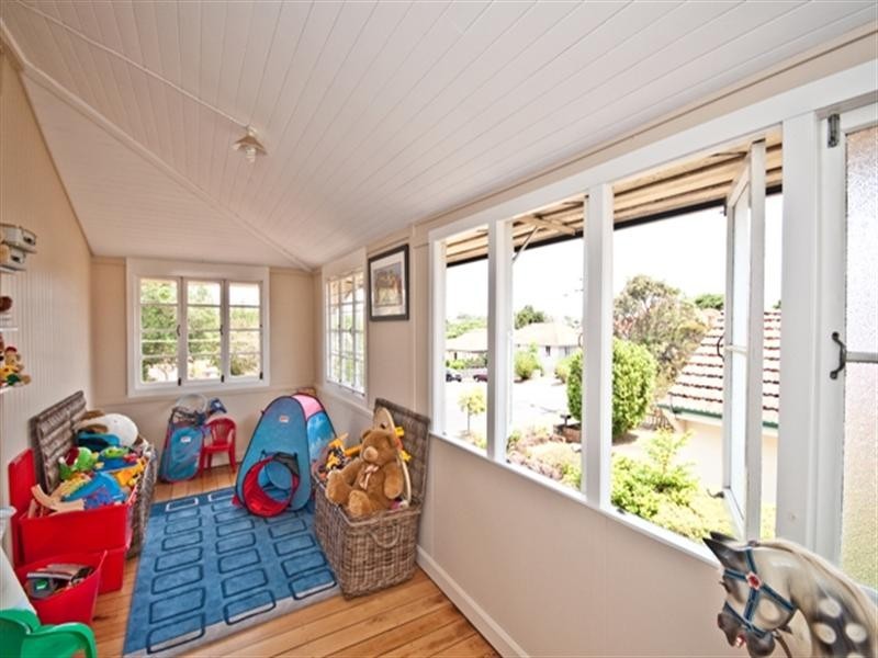 21 Dawn Street, Kedron QLD 4031