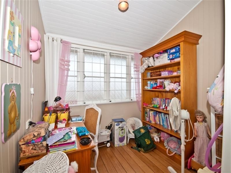 21 Dawn Street, Kedron QLD 4031