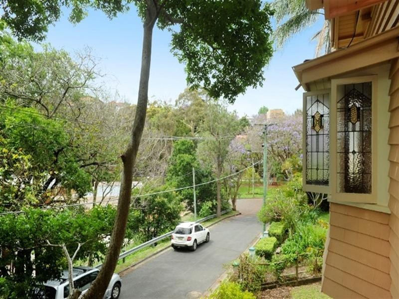 17 Czar Street, Hamilton QLD 4007