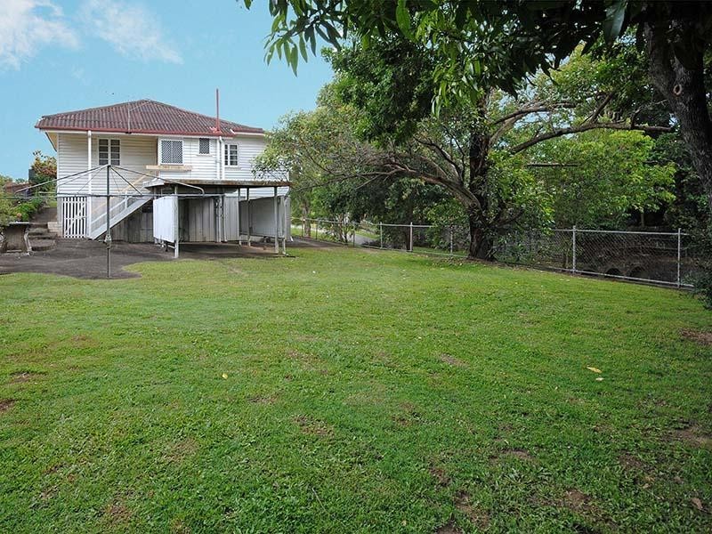 195 Edinburgh Castle Road, Wavell Heights QLD 4012