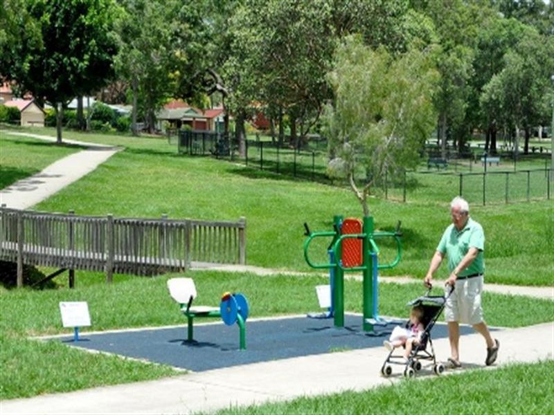 8 Laura Street, Tarragindi QLD 4121