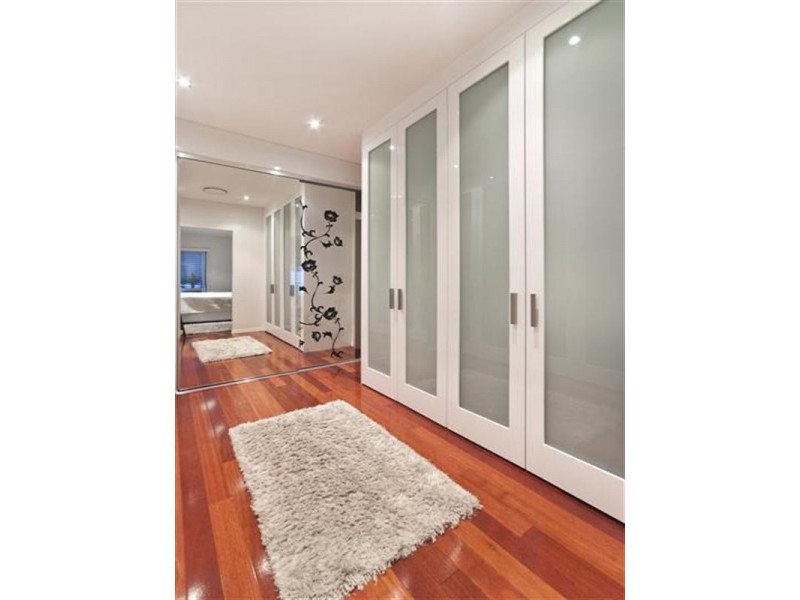 21 Lynell Street, Hamilton QLD 4007