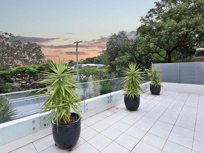 21 Lynell Street, Hamilton QLD 4007