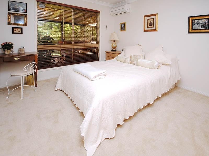 1 Falconglen Place, Ferny Grove QLD 4055