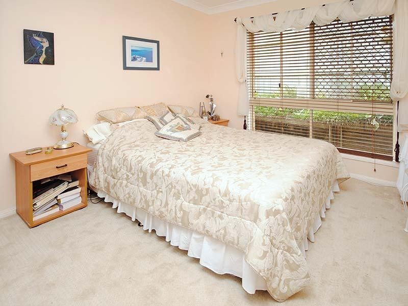 1 Falconglen Place, Ferny Grove QLD 4055