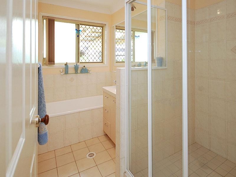 1 Falconglen Place, Ferny Grove QLD 4055