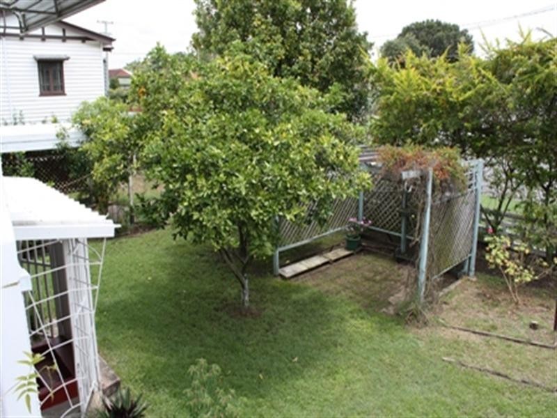 36 Winchester Street, Hamilton QLD 4007