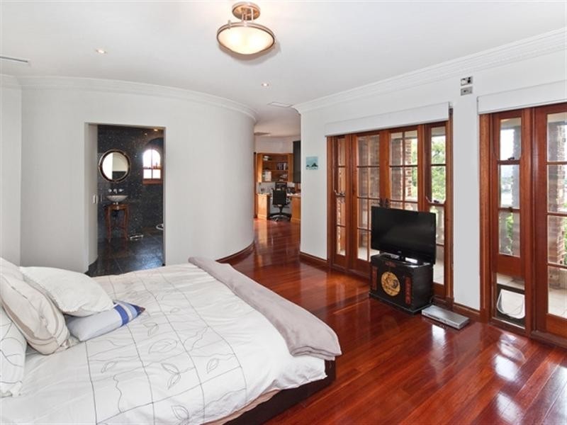 11 Quarry Street, Hamilton QLD 4007