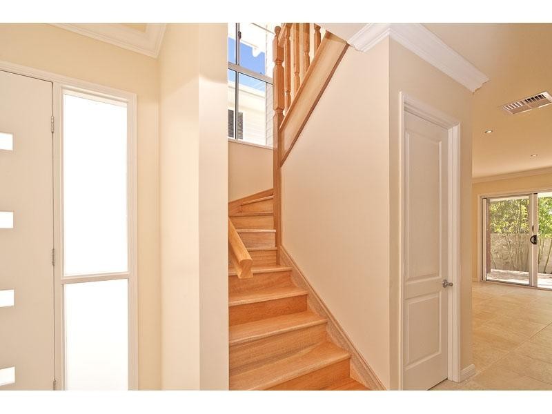 68A Winchester Street, Hamilton QLD 4007