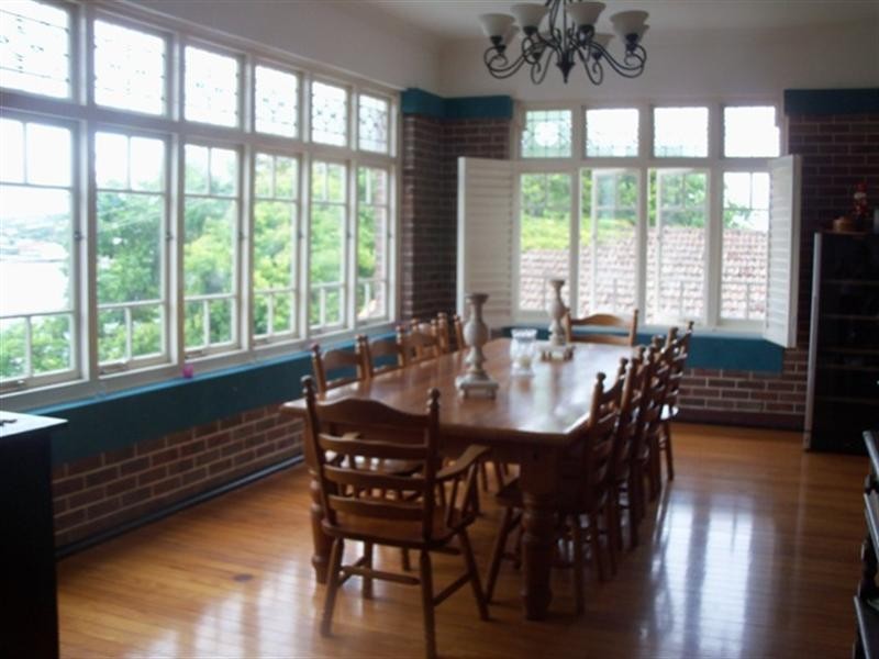 10 Crescent Road, Hamilton QLD 4007