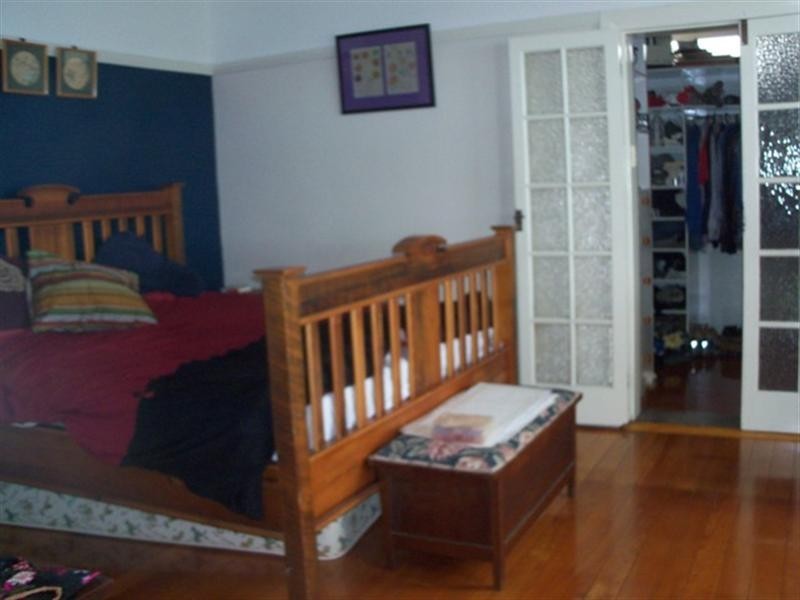 10 Crescent Road, Hamilton QLD 4007