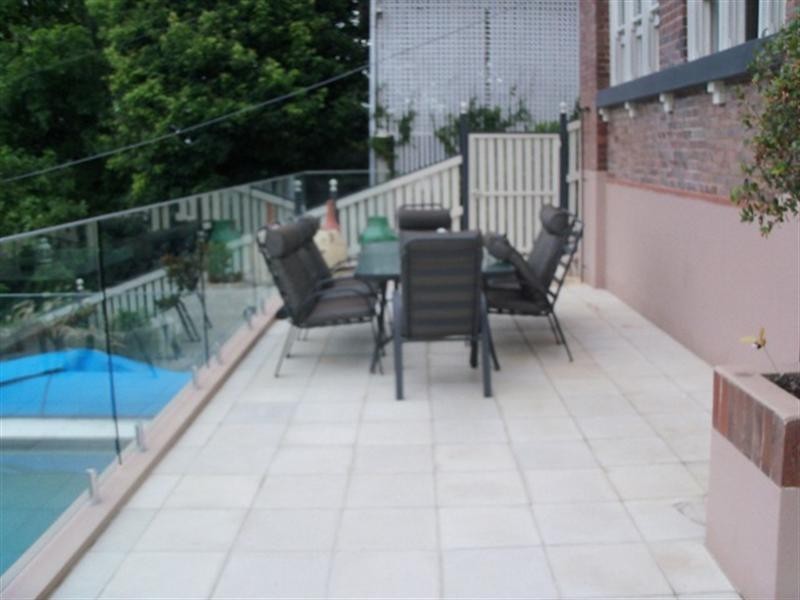 10 Crescent Road, Hamilton QLD 4007