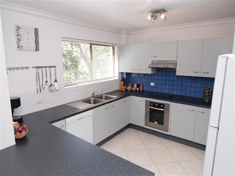 2/5 Little Street, Albion QLD 4010