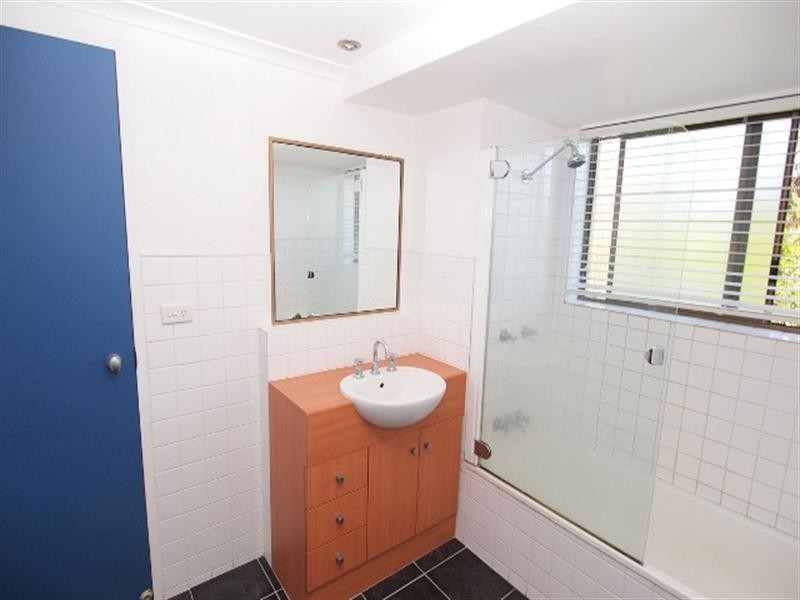 2/5 Little Street, Albion QLD 4010