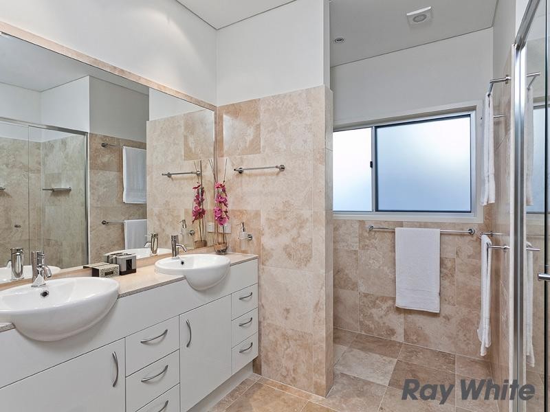 46 Tenth Avenue, Windsor QLD 4030