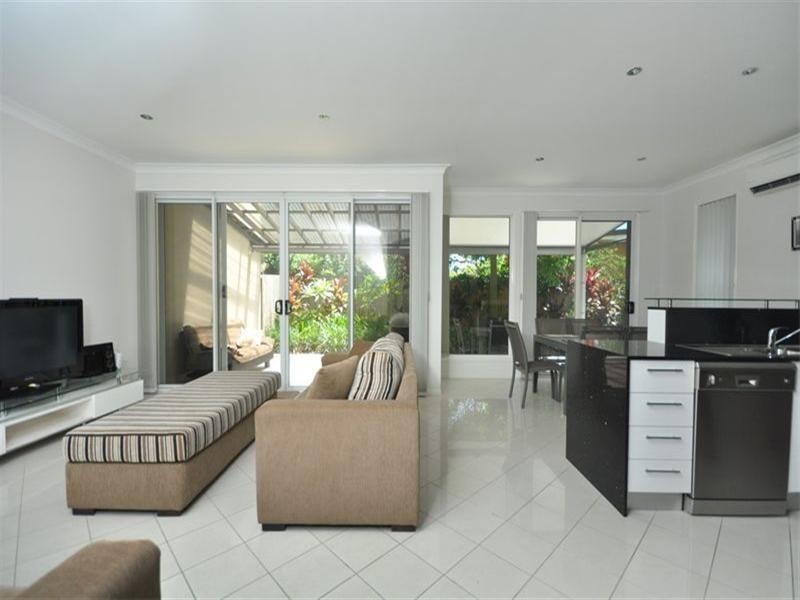 2/23 Rode Road, Wavell Heights QLD 4012