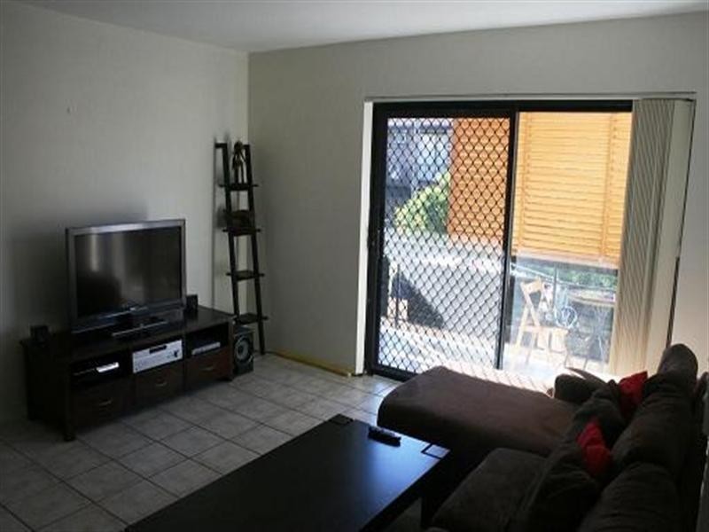 2/54 Winchester Street, Hamilton QLD 4007