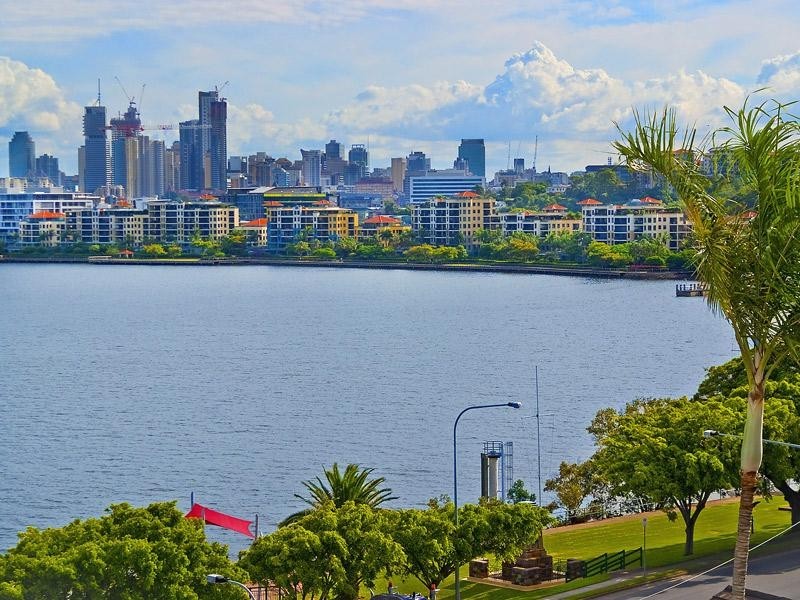 3B/11 Hillside Crescent, Hamilton QLD 4007