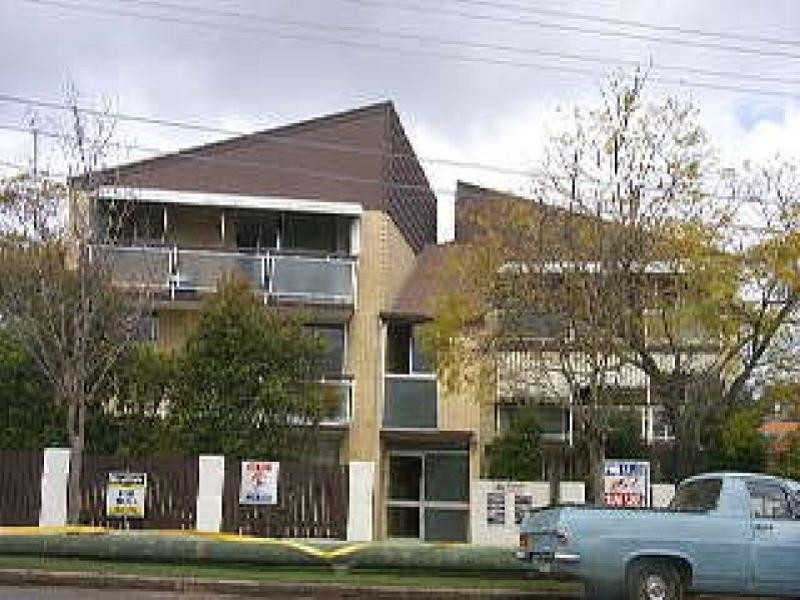 3/36 Scott, Herston QLD 4006
