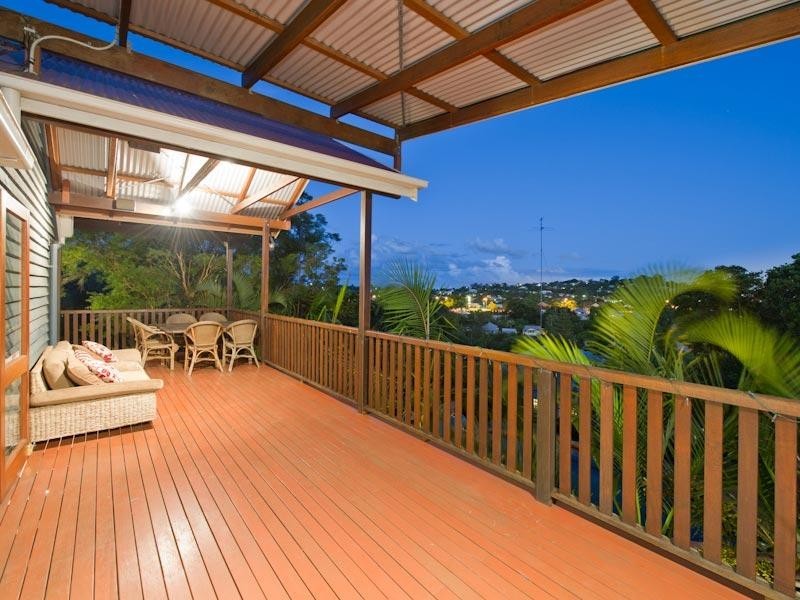 15 Bearsden Avenue, Newmarket QLD 4051