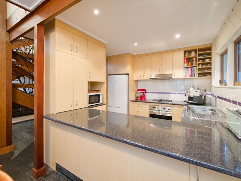 15 Bearsden Avenue, Newmarket QLD 4051