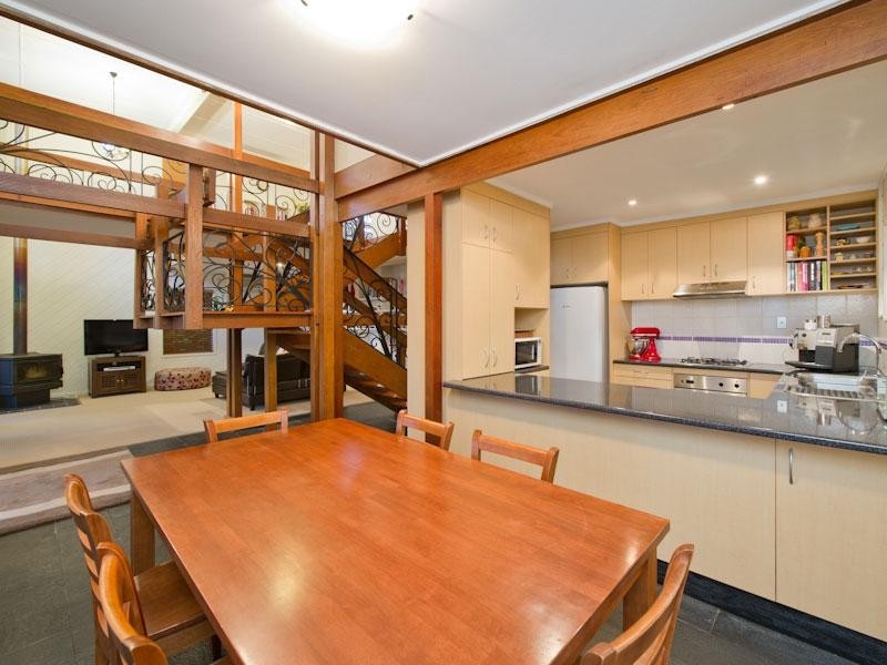 15 Bearsden Avenue, Newmarket QLD 4051