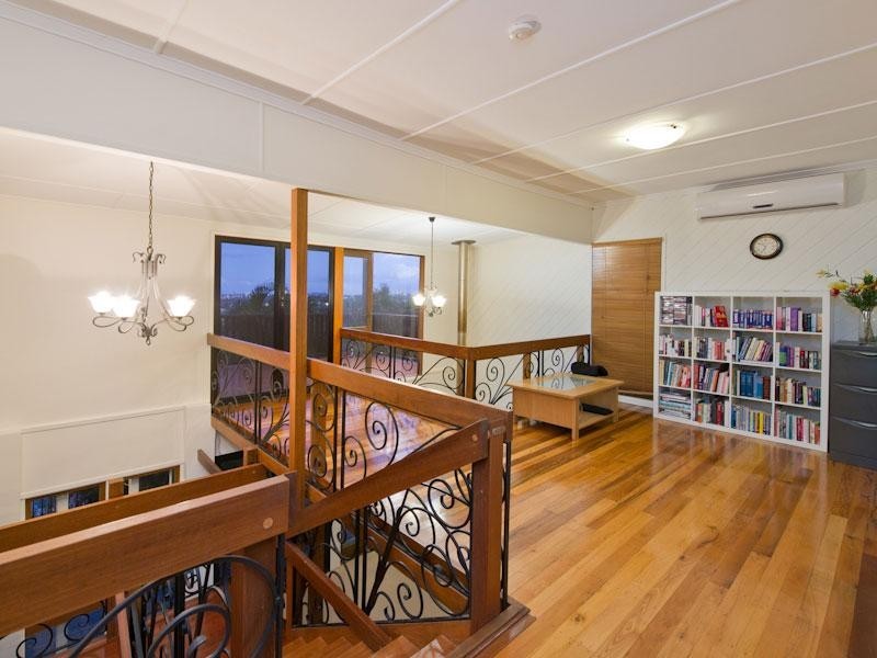 15 Bearsden Avenue, Newmarket QLD 4051