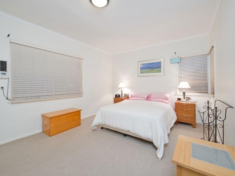 15 Bearsden Avenue, Newmarket QLD 4051