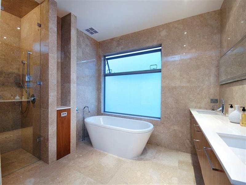 69 Queens Road, Hamilton QLD 4007