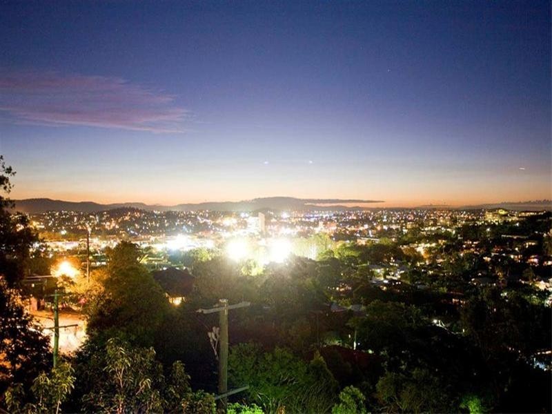 69 Queens Road, Hamilton QLD 4007