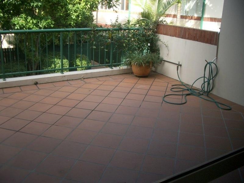 10/17 Whyenbah, Ascot QLD 4007