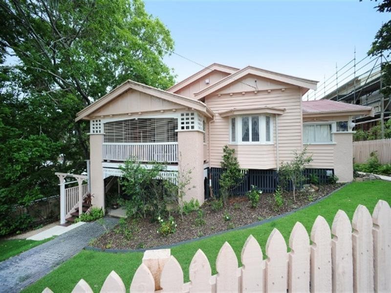 17 Czar Street, Hamilton QLD 4007