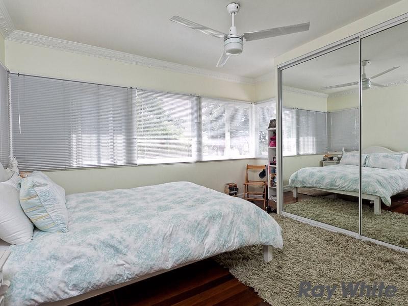 18 White Street, Wavell Heights QLD 4012