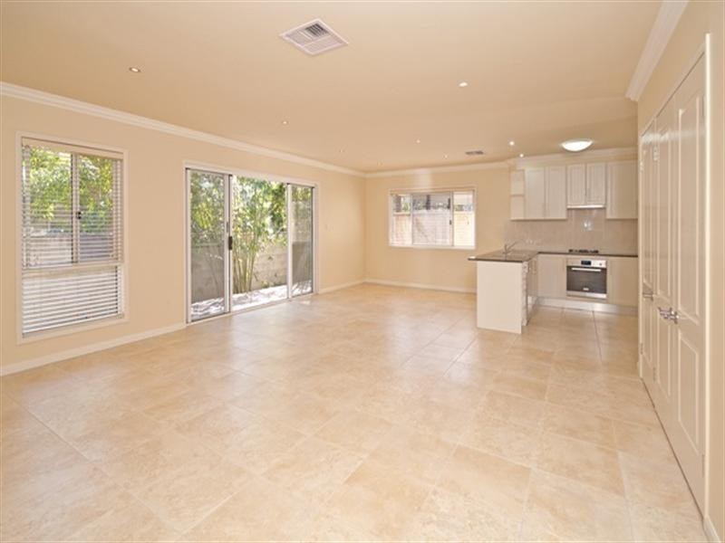 68 Winchester Street, Hamilton QLD 4007