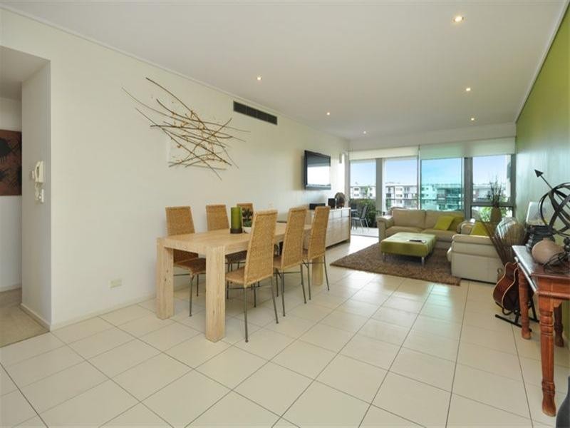 233/16 Waterline Crescent, Bulimba QLD 4171