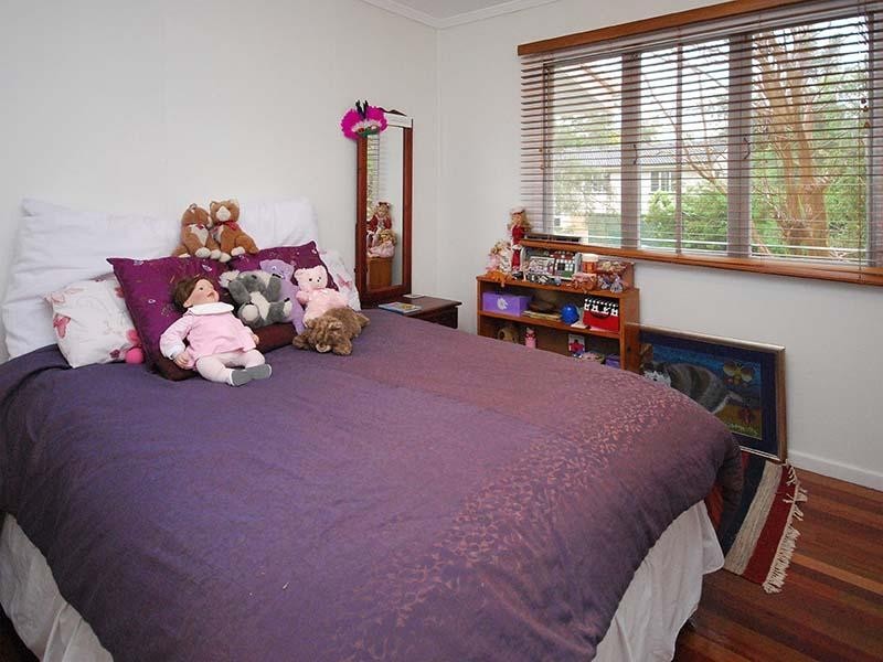 4 Menangle Avenue, Arana Hills QLD 4054