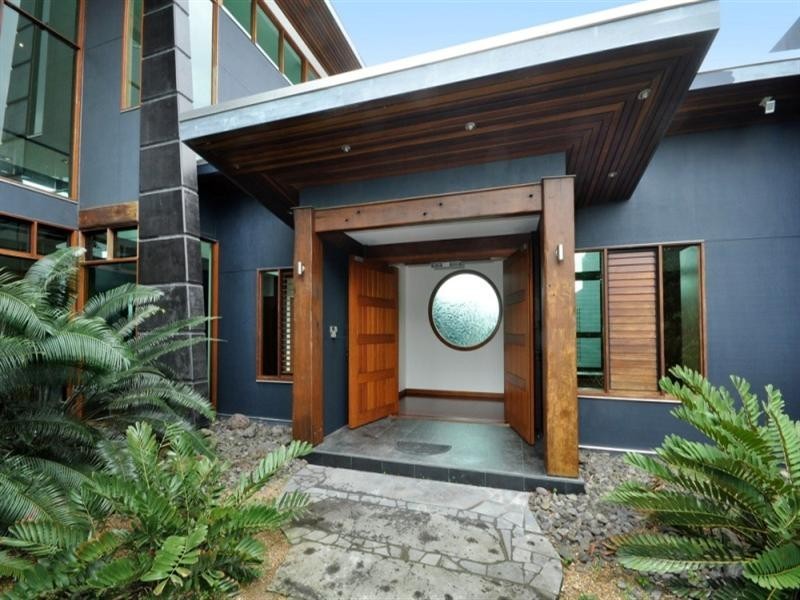 948 Mt Nebo Road, Jollys Lookout QLD 4520