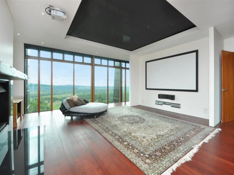 948 Mt Nebo Road, Jollys Lookout QLD 4520