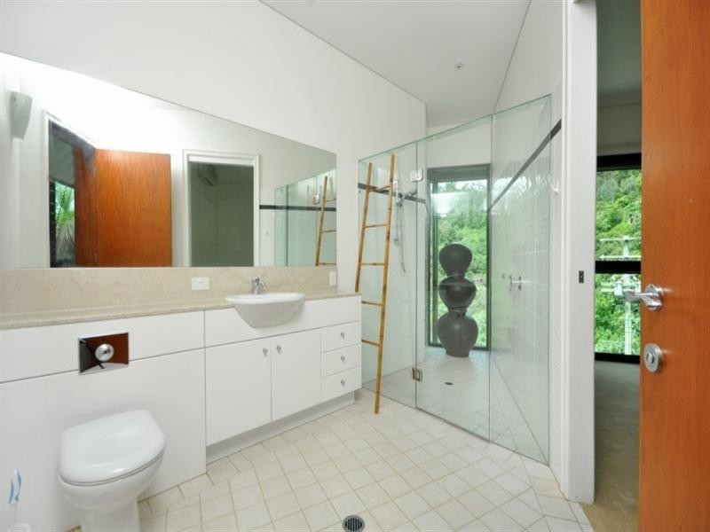 948 Mt Nebo Road, Jollys Lookout QLD 4520