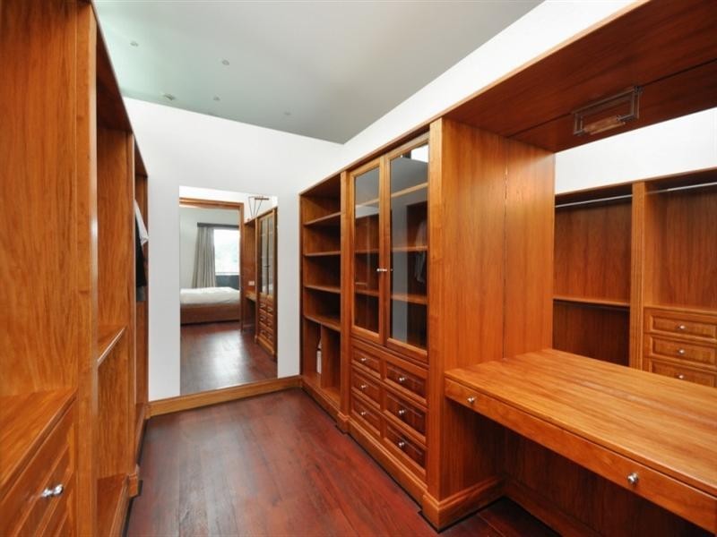 948 Mt Nebo Road, Jollys Lookout QLD 4520