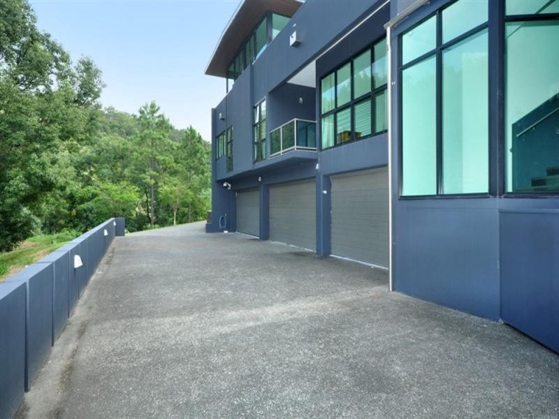 948 Mt Nebo Road, Jollys Lookout QLD 4520