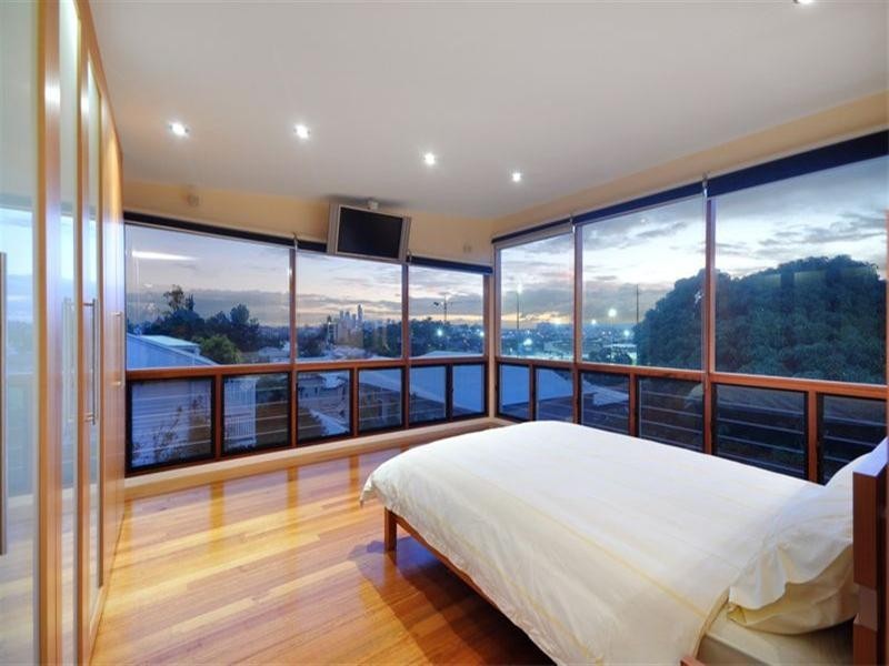 17 Atkinson Street, Hamilton QLD 4007