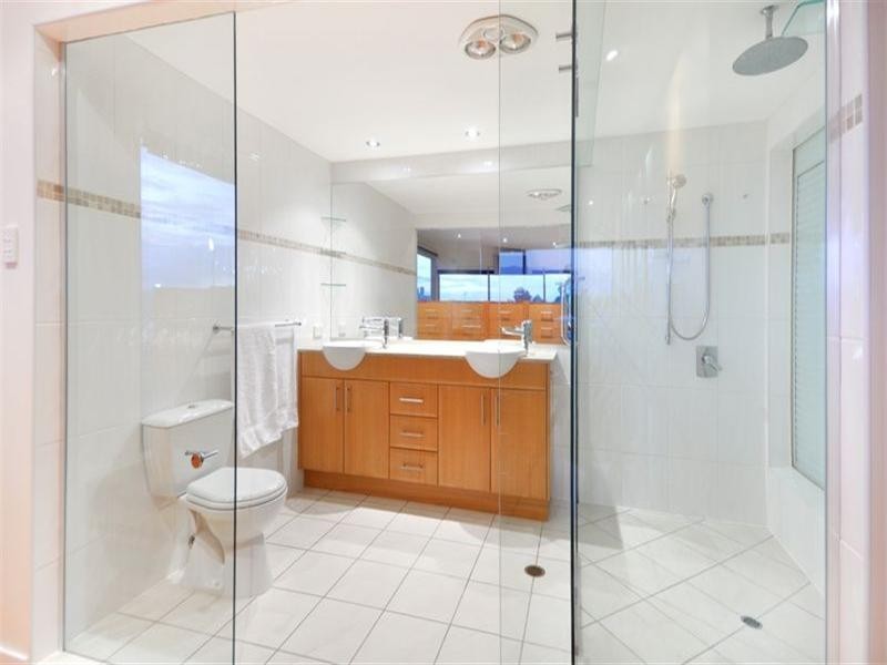 17 Atkinson Street, Hamilton QLD 4007