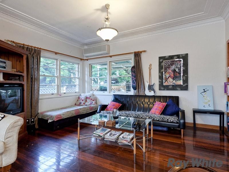 9 London Road, Clayfield QLD 4011