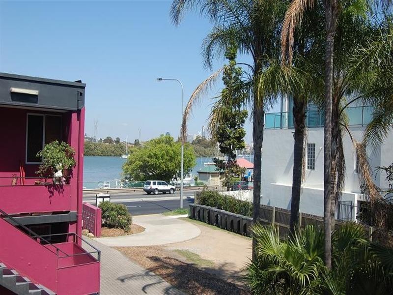 14/256 Kingsford Smith Drive, Hamilton QLD 4007