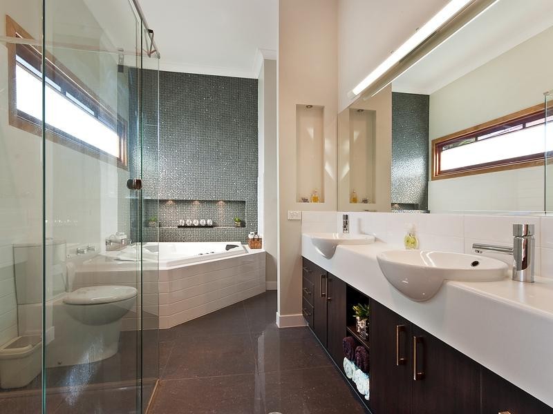 58 Dansie Street, Greenslopes QLD 4120